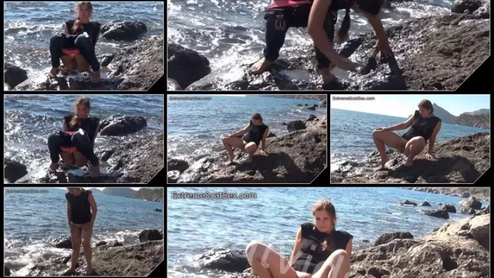 [ExtremeScatSex com] Crap my pants by the sea