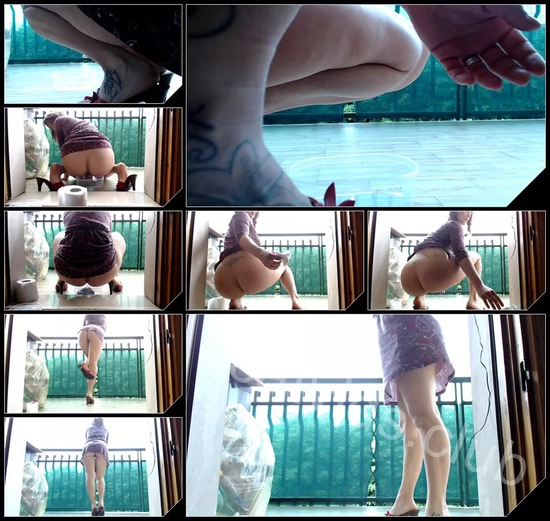 [YezzClips com] Moana Voglia Shit And Fart In The Balcony 1 [2017, Foot Fetish, Piss, Scat]