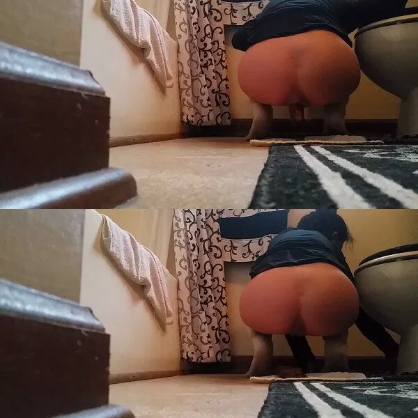 FoxyJ Pushing out a log with some pee on moms floor.