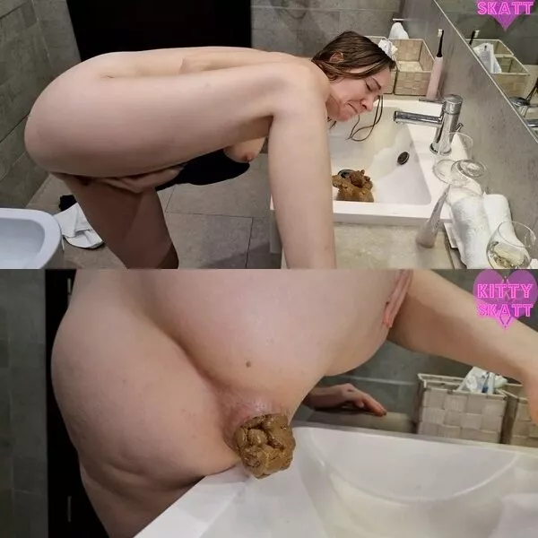 Kitty Skatt Struggle to hold, sink gets it all