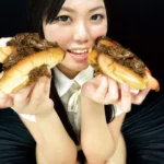 MANQ-020 大食い世界大会出場経験アリ 大食いフードファイター美山さつきの自分のでっかいウンコをガチで食ってみた… Scat スカトロ Golden Showers ゲロ