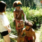 AVOP-108 野生の王国2015 橘花音 地球最後の秘境で5万年前から変わらぬ生活を続ける原住民に日本のエロ文化を手取り足取り教えて生でヤる Cowgirl Voyeur 黒人 サックン フェラ Skirt (Voyeur) AV OPEN 2015