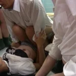 UGUG-084 母さんは、オレの友人達にトイレで悪戯され、お漏らし失禁する痴態を笑われた挙句… Insult Pantyhose TAKARA VISUAL 120分 Squirting ミニスカ