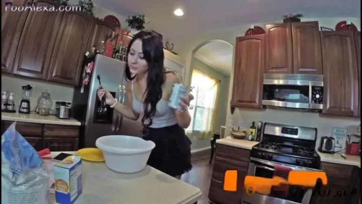 Alexa Banana (Jessica Butt Muffins Baking Valentino)