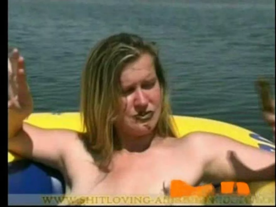 Anastasia Scat Eating In A Boat