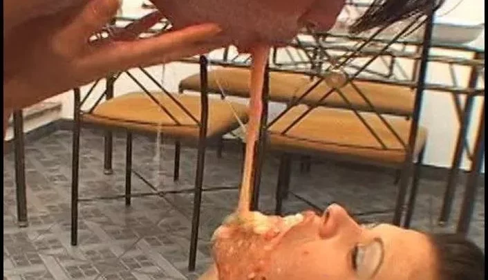 CruelLolaMelo Just Eat It !