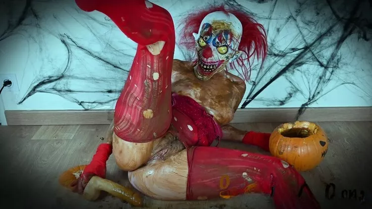 Messy Halloween : I Shit And Piss In A Pumpkin For Halloween Before Playing With The Contents And Fucking My Ass