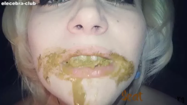 Elecebra-Club Foot (Elecebra) Feeding Shitty