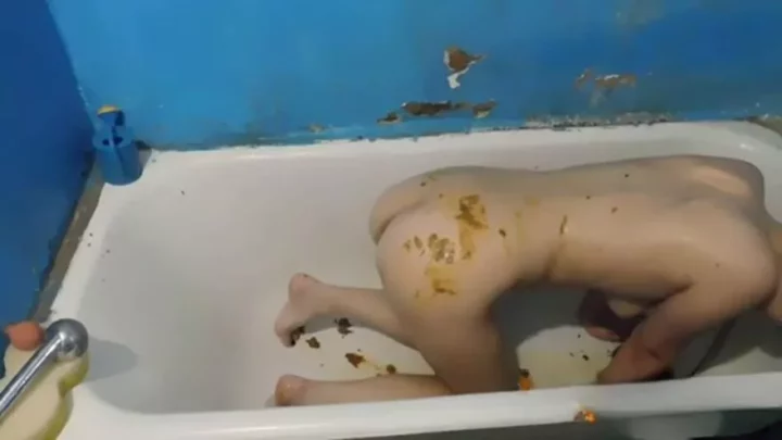 Enema in bathtub with KatyaKASS