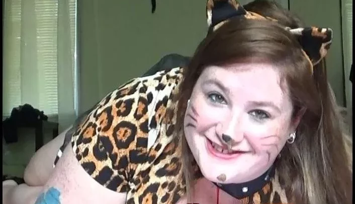 FernandaScat Kitty Shits Out A Massive Load
