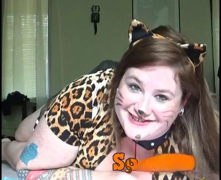 FernandaScat Kitty Shits Out A Massive Load