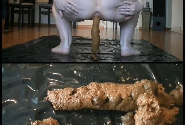 KassianeArquetti Poop 30cm sausage and piss about