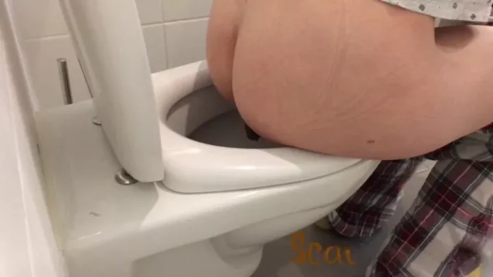 Markovna Pooping compilation clip