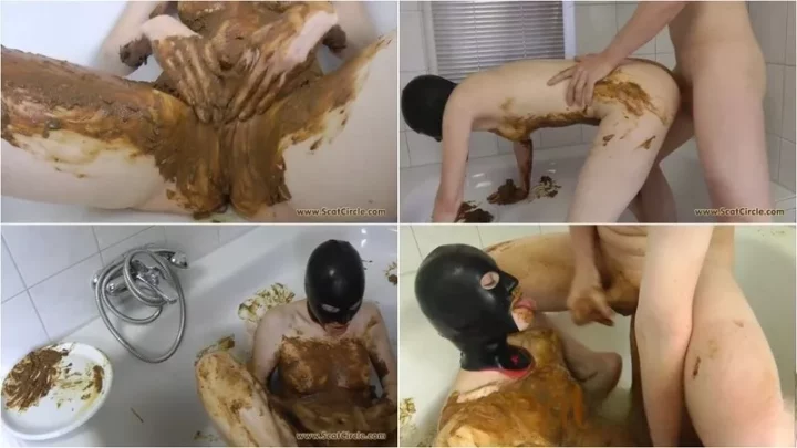 Mikaela FUN BATHROOM Wolf SCATING