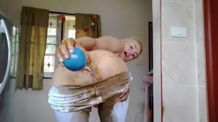 MissAnja Dancing, Creamy Poo, Enema, Fart in White Leggings