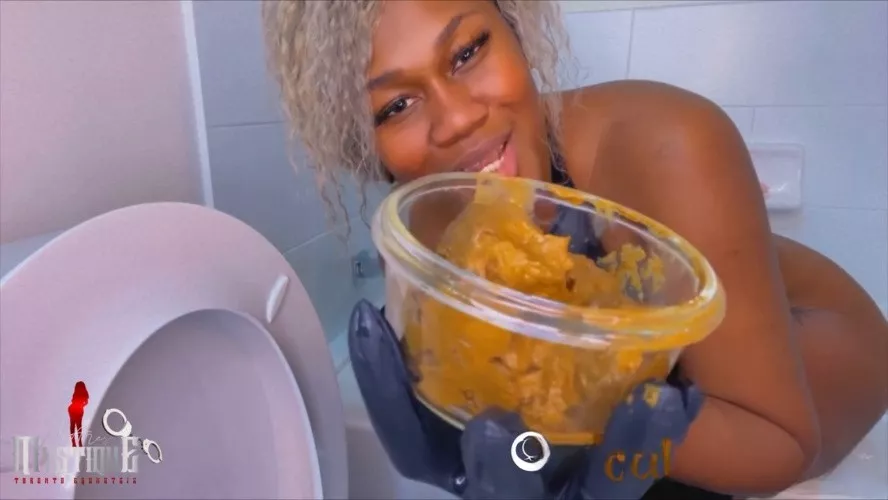 Mistress Mystique Shituber Eats Delivery From Toilet Bowl P1