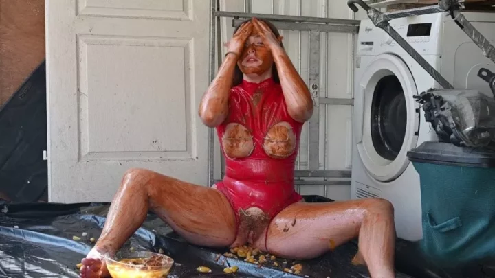 Ninounini EATING FRUIT SALAD VOMIT) + PISS + (POOP