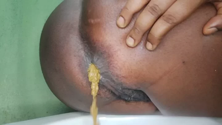 PrettyEbonies Monster farting and close up poop