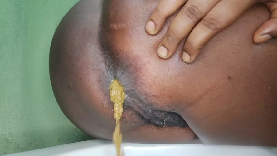 PrettyEbonies Monster farting and close up poop