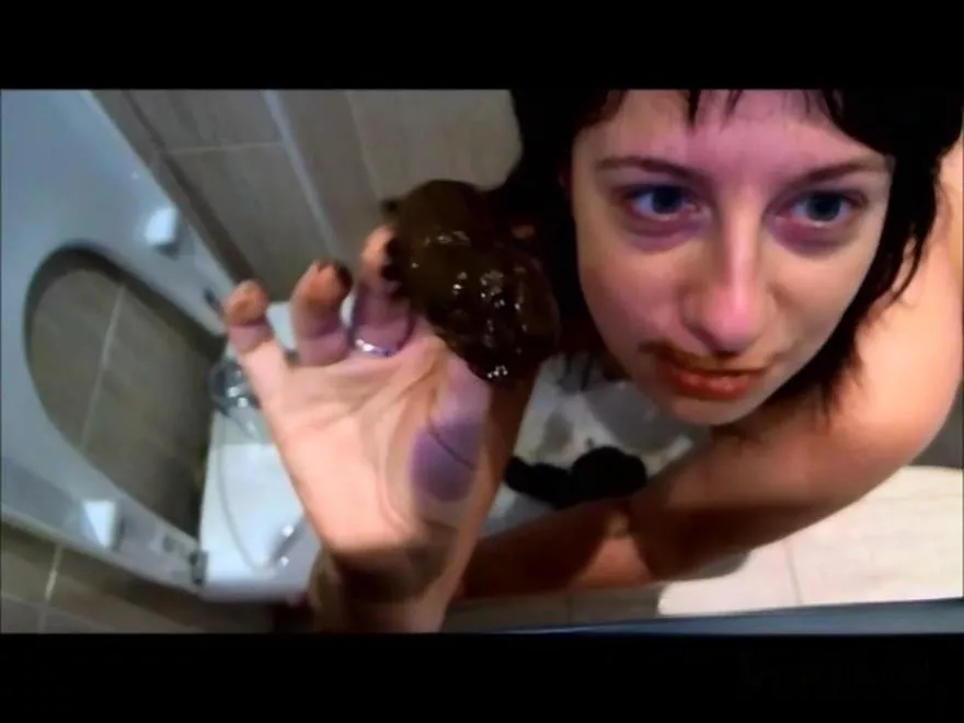 Santara Big Poo In Bidet