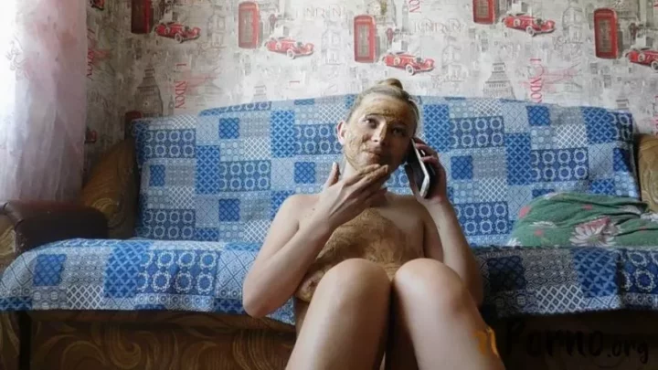 Shit and talking on the phone with KatyaKASS