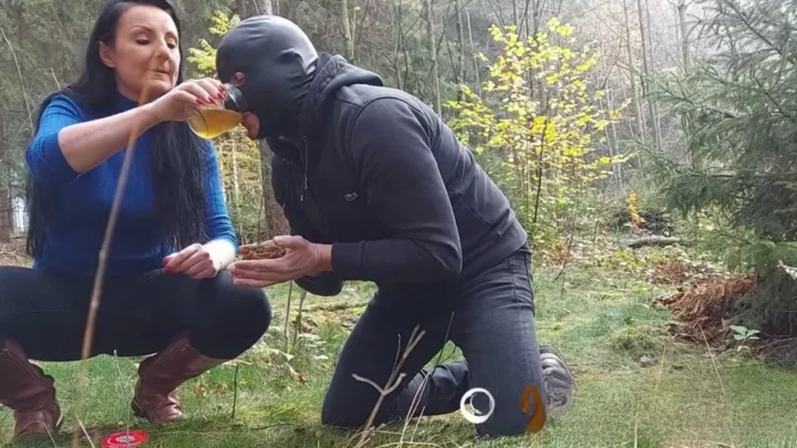 Shit directly on the slave hands P1