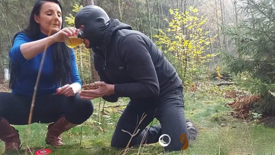 Shit directly on the slave hands P1