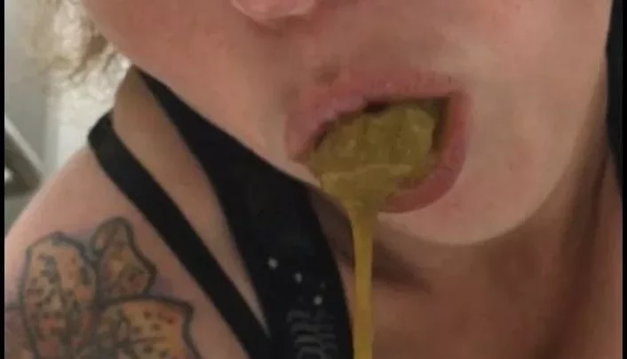 Silvia Sexy Sucking Shit