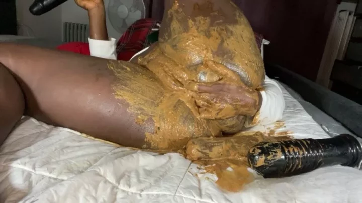 Smutty Luce SCAT DISGUSTING EBONY ORGASMS
