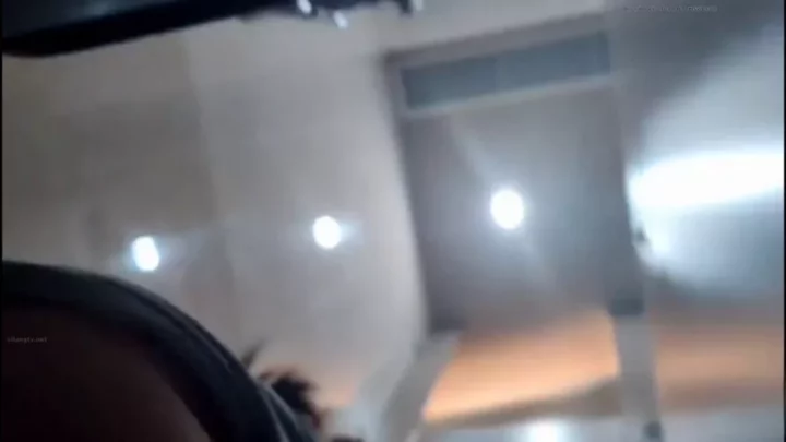 Toilet Voyeur Sneaked Understall P1