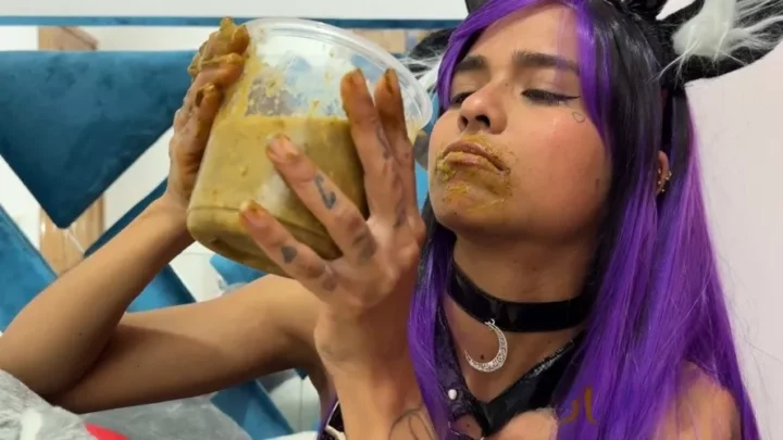 You know how much I love puke everything and eat Shit again P1